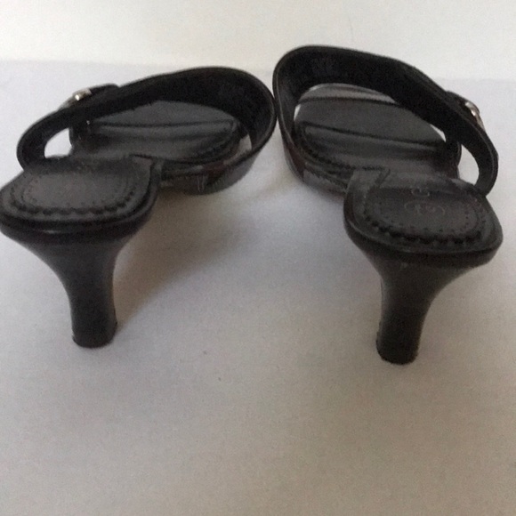 Women’s dark brown heels size 6.5 - Picture 3 of 6